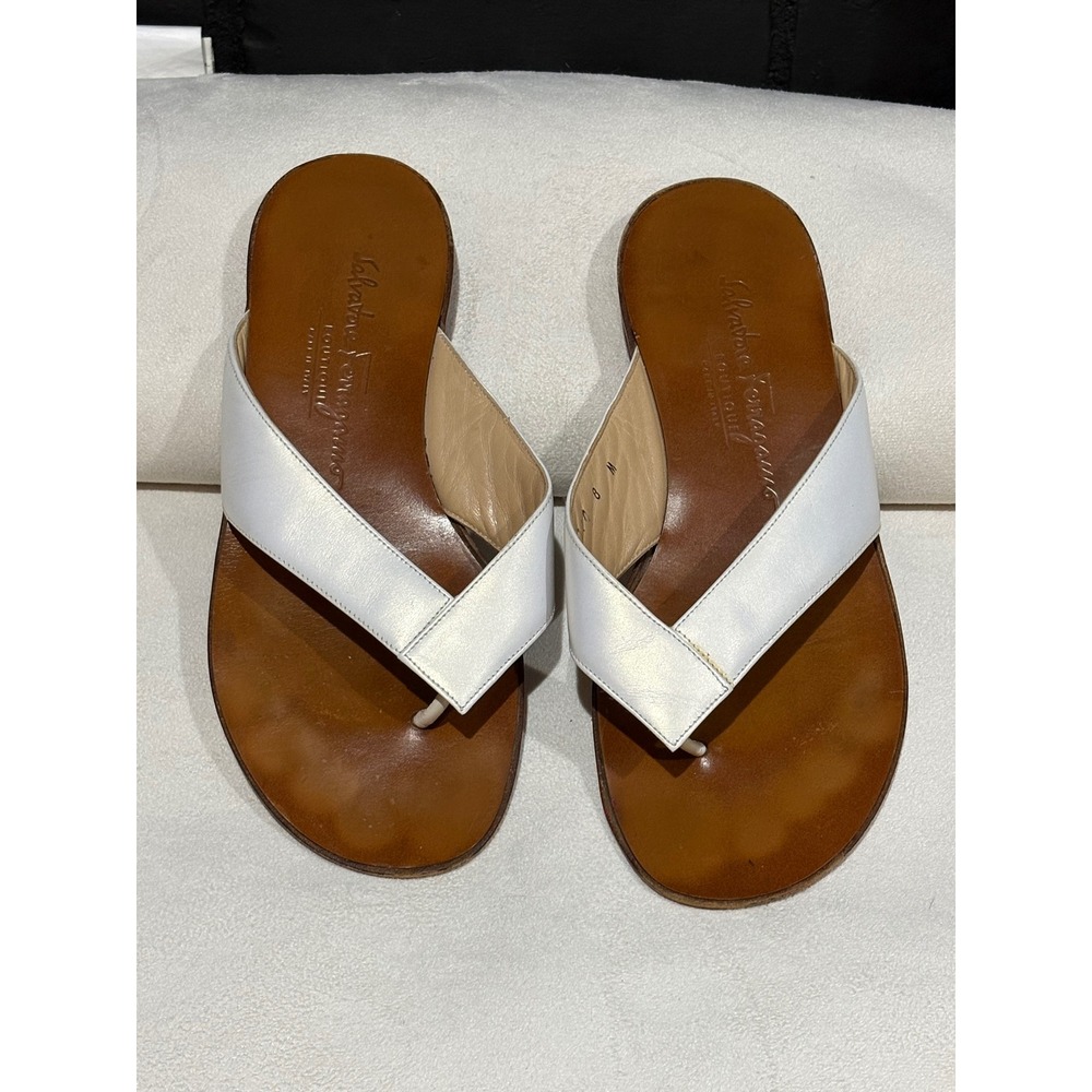 Salvatore Ferragamo White Leather Thong Sandals Boutique Italy Womens 8M DL91233